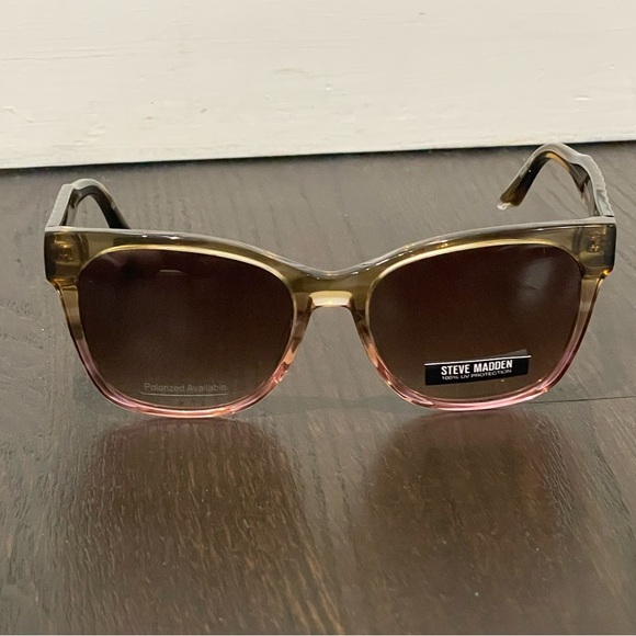 Steve Madden Kenly Sunglasses - Picture 3 of 12